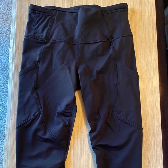 Lululemon crop yoga pants - Picture 2 of 3